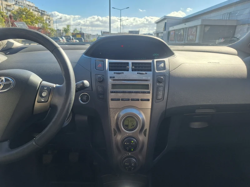 Toyota Yaris, снимка 7 - Автомобили и джипове - 47726431