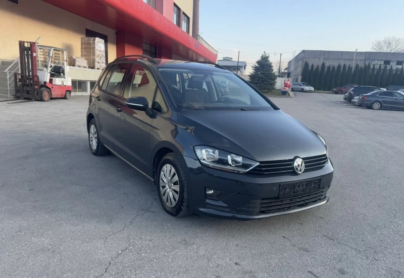 VW Golf Plus 1.6TDI - КЛИМАТРОНИК - УНИКАТ , снимка 3 - Автомобили и джипове - 48336048