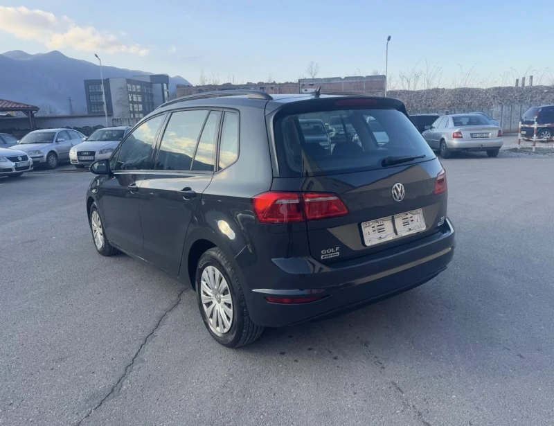 VW Golf Plus 1.6TDI - КЛИМАТРОНИК - УНИКАТ , снимка 7 - Автомобили и джипове - 48336048