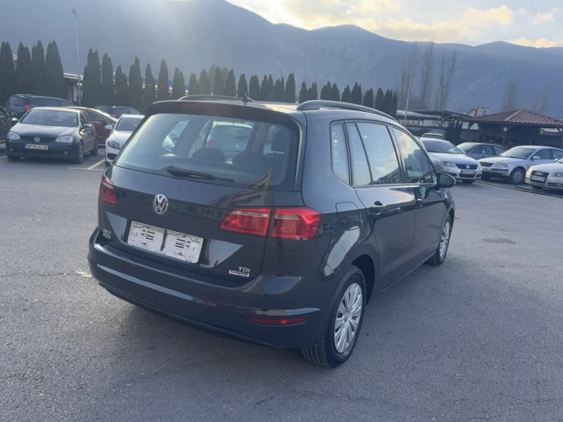 VW Golf Plus 1.6TDI - КЛИМАТРОНИК - УНИКАТ , снимка 5 - Автомобили и джипове - 48336048