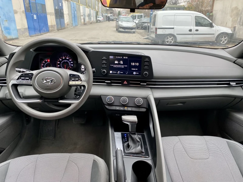 Hyundai Elantra, снимка 9 - Автомобили и джипове - 48386165