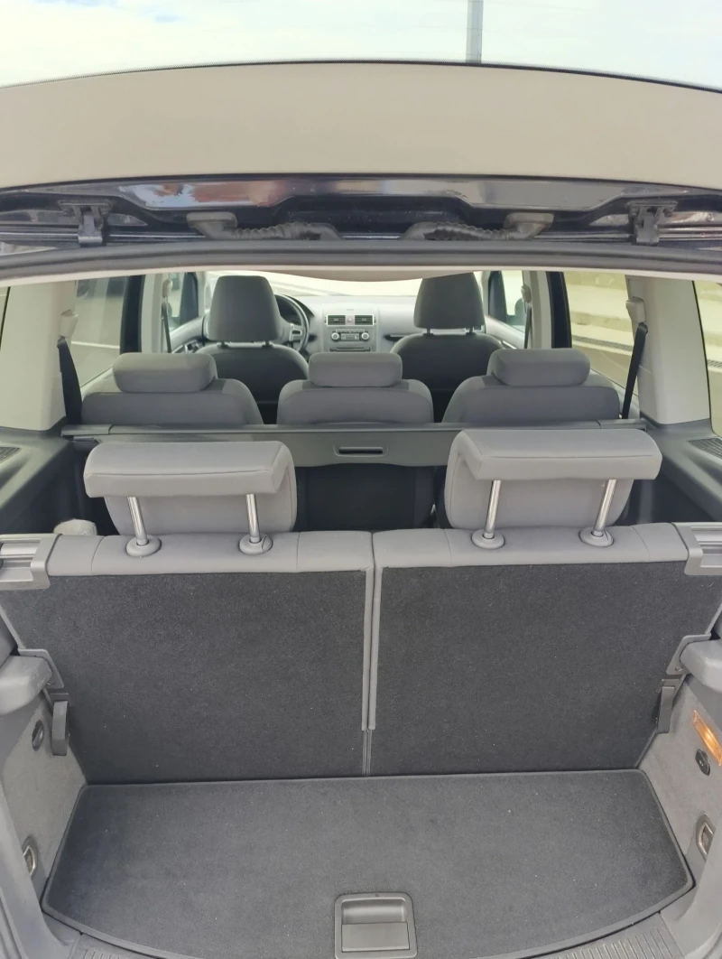 VW Touran 2.0  140к   led u b ksenon park asistent, снимка 14 - Автомобили и джипове - 52395618