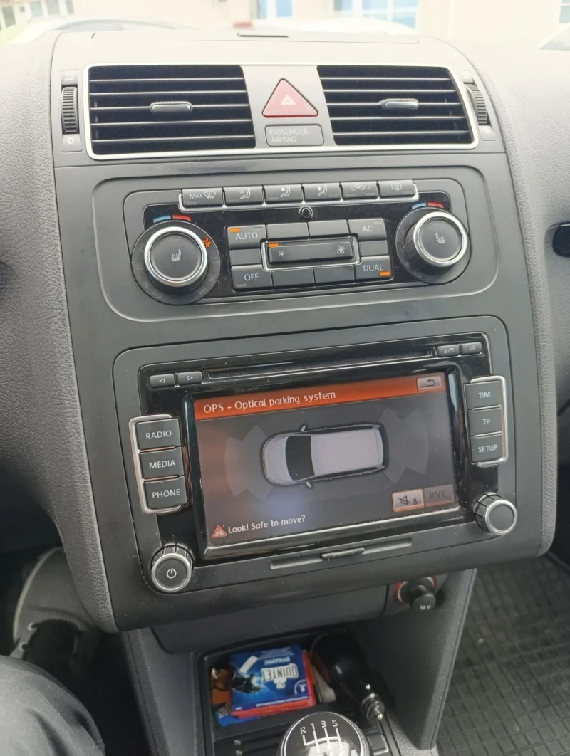 VW Touran 2.0  140к   led u b ksenon park asistent, снимка 15 - Автомобили и джипове - 52395618