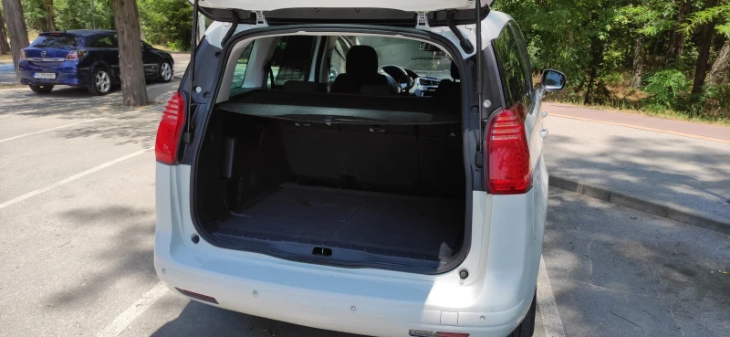 Peugeot 5008 1, 6 VTI 5местен, снимка 14 - Автомобили и джипове - 52504592