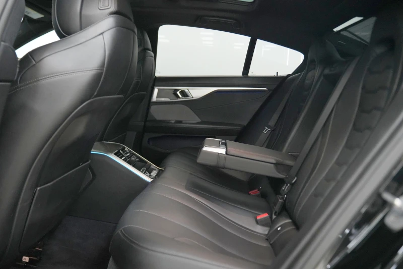BMW 840 i Gran Coupe M Package Shadow Line, снимка 11 - Автомобили и джипове - 51182436