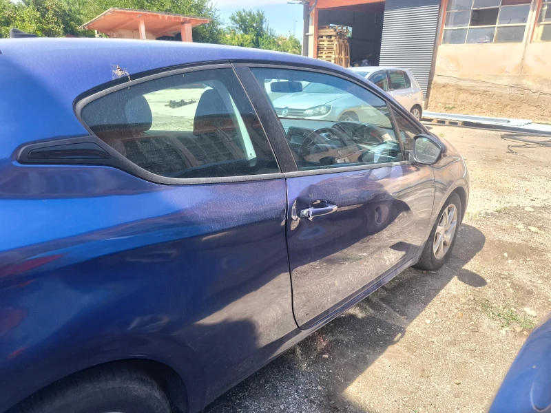 Peugeot 208, снимка 7 - Автомобили и джипове - 53033727