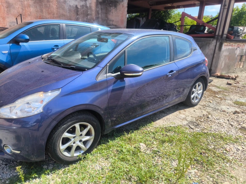 Peugeot 208, снимка 4 - Автомобили и джипове - 53033727