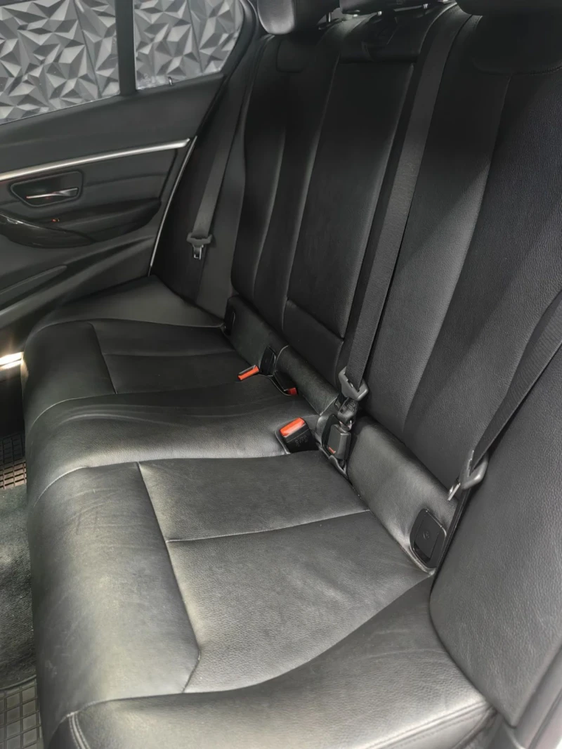 BMW 330 X-DRIVE* M-PACK* B48* STAGE2* CARPLAY* KEYLESS* , снимка 7 - Автомобили и джипове - 51735866