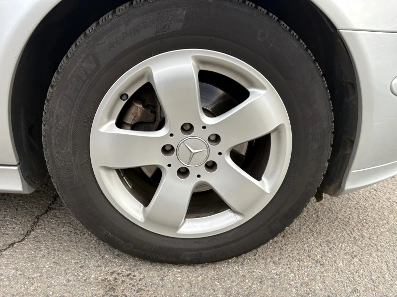 Mercedes-Benz E 280 3.0 231 hp, снимка 12 - Автомобили и джипове - 52886368