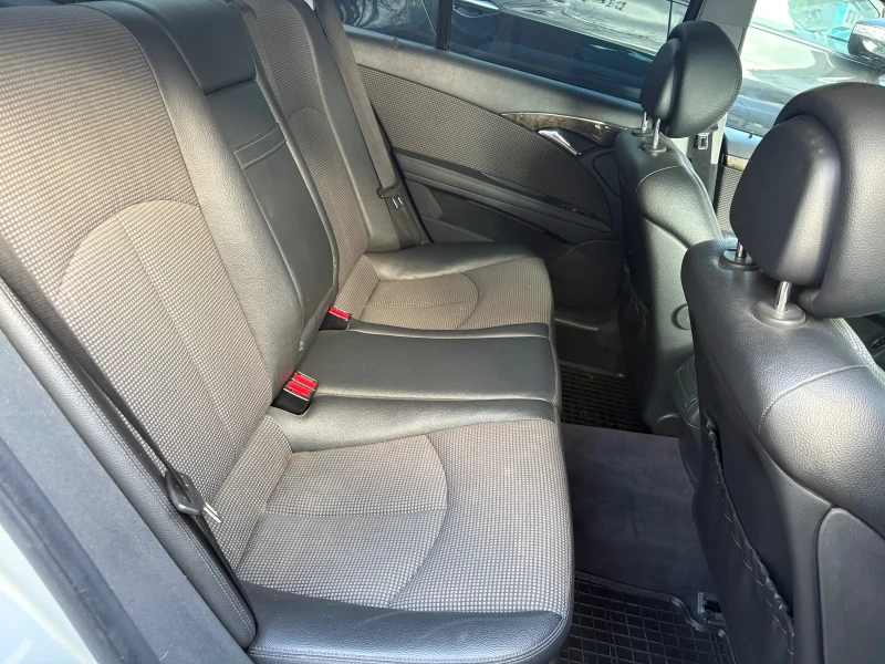 Mercedes-Benz E 280 3.0 231 hp, снимка 13 - Автомобили и джипове - 52886368