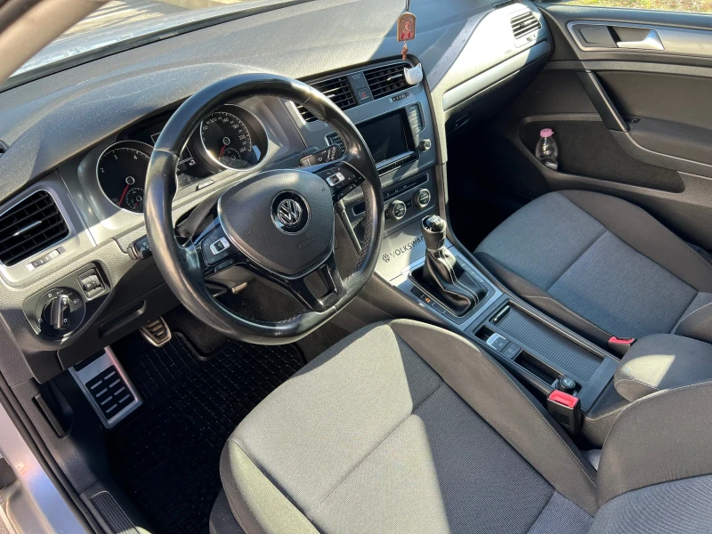 VW Golf 1.6 TDI BLUEMOTION, снимка 9 - Автомобили и джипове - 52927934