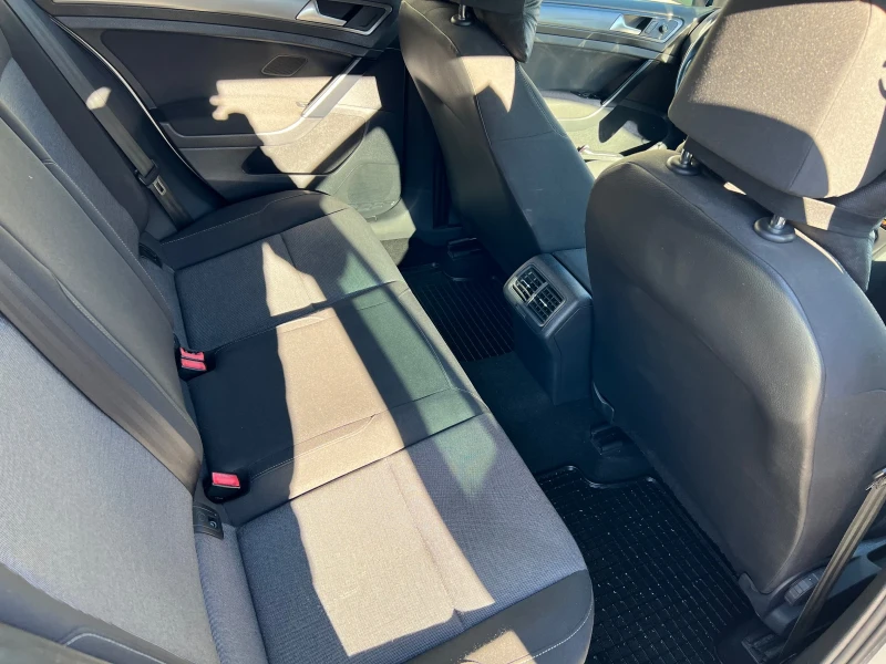 VW Golf 1.6 TDI BLUEMOTION, снимка 13 - Автомобили и джипове - 52927934