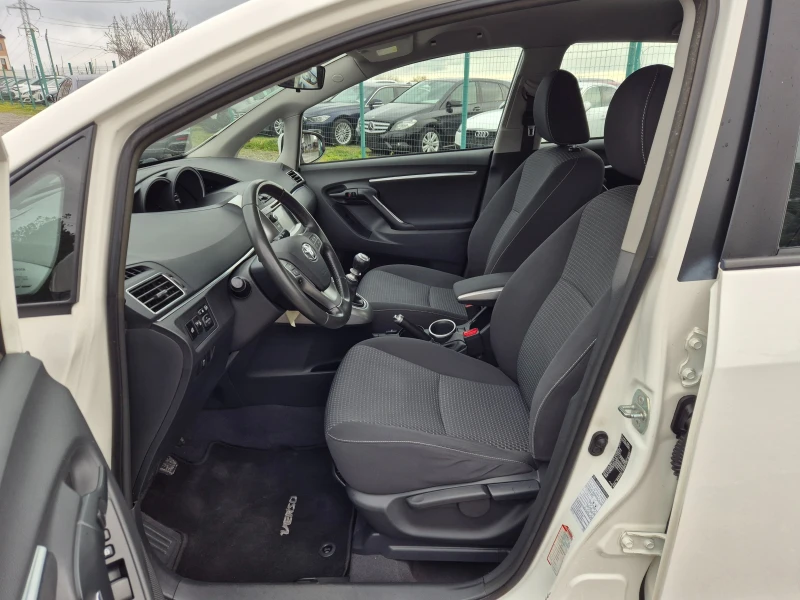 Toyota Verso 1.6d 112кс, снимка 13 - Автомобили и джипове - 53281398