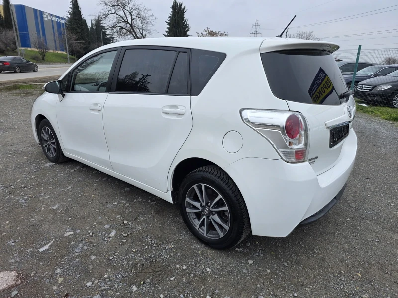 Toyota Verso 1.6 D4D 112кс, снимка 7 - Автомобили и джипове - 53281398
