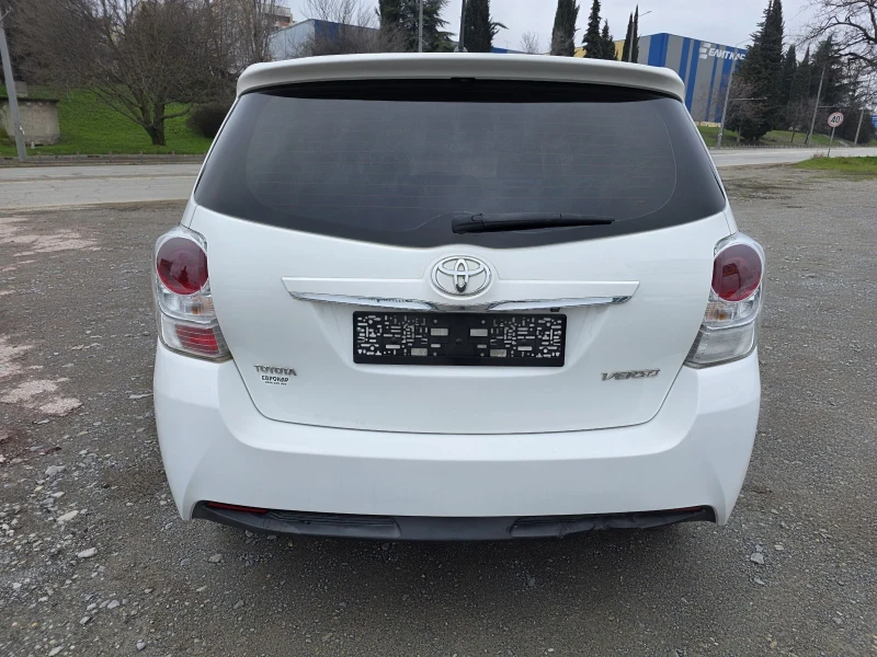 Toyota Verso 1.6 D4D 112кс, снимка 6 - Автомобили и джипове - 53281398