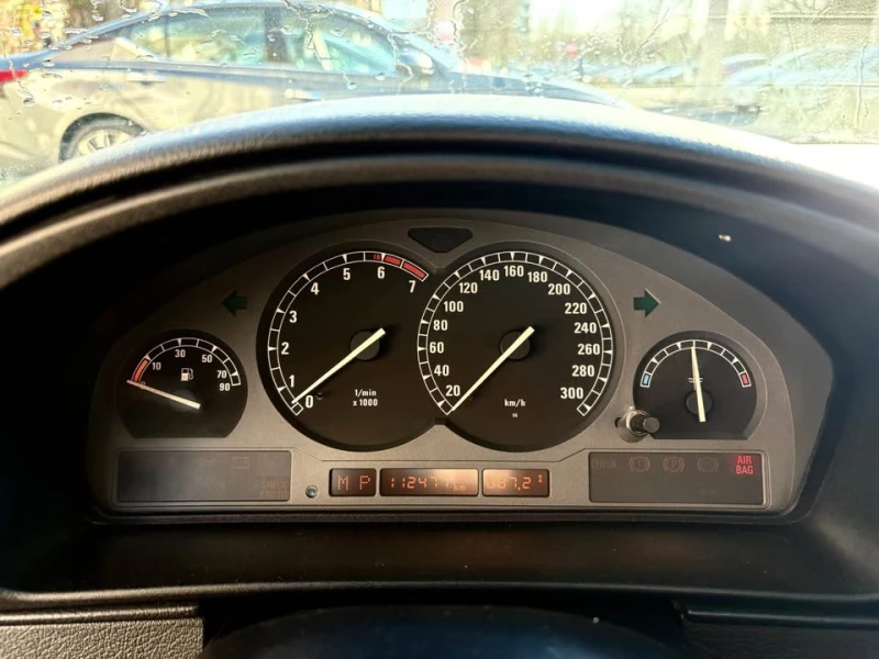 BMW 850 I С РЕГИСТРАЦИЯ & АВТО КРЕДИТ, снимка 10 - Автомобили и джипове - 53526834