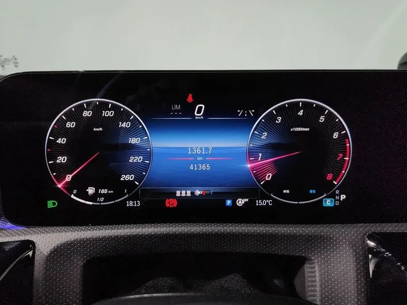 Mercedes-Benz A 220 Sedan 2024, снимка 8 - Автомобили и джипове - 55715474