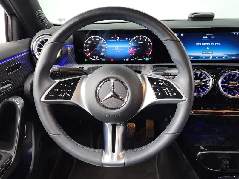 Mercedes-Benz A 220 Sedan 2024, снимка 13 - Автомобили и джипове - 55715474