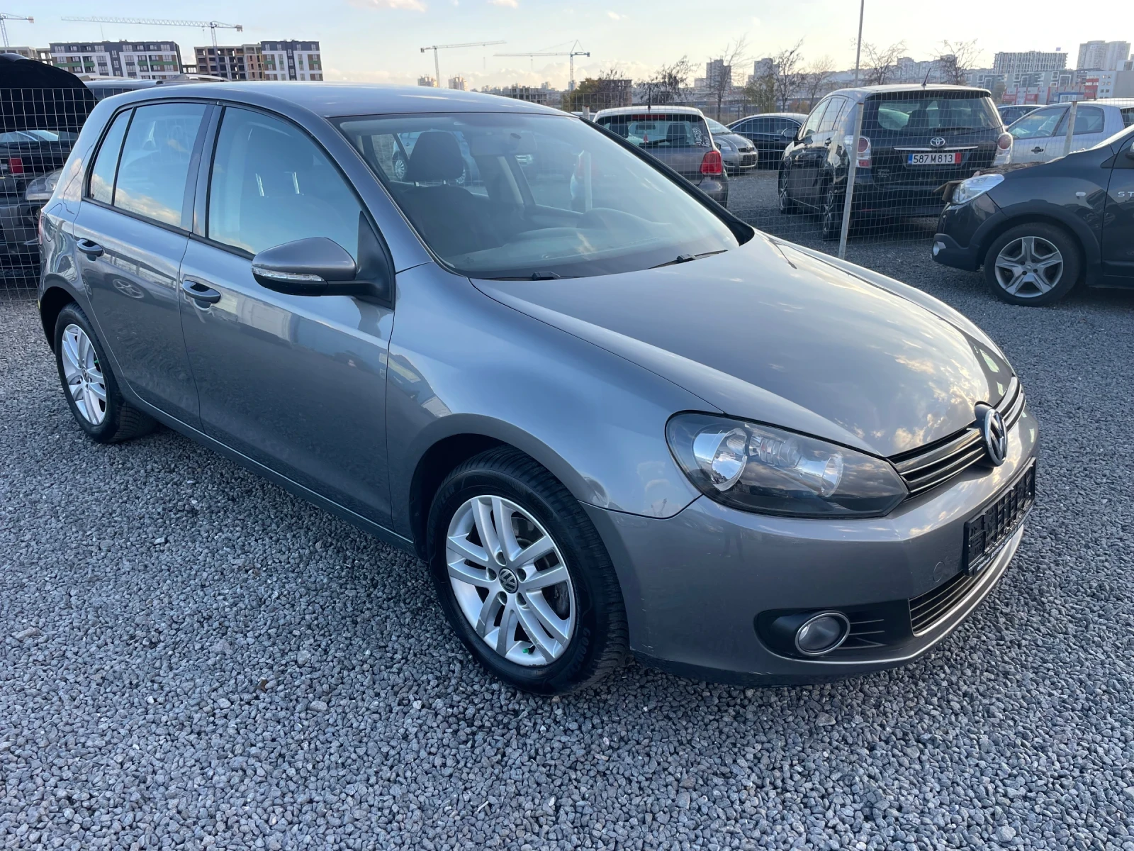 VW Golf 1.6 TDI Автоматик, снимка 1