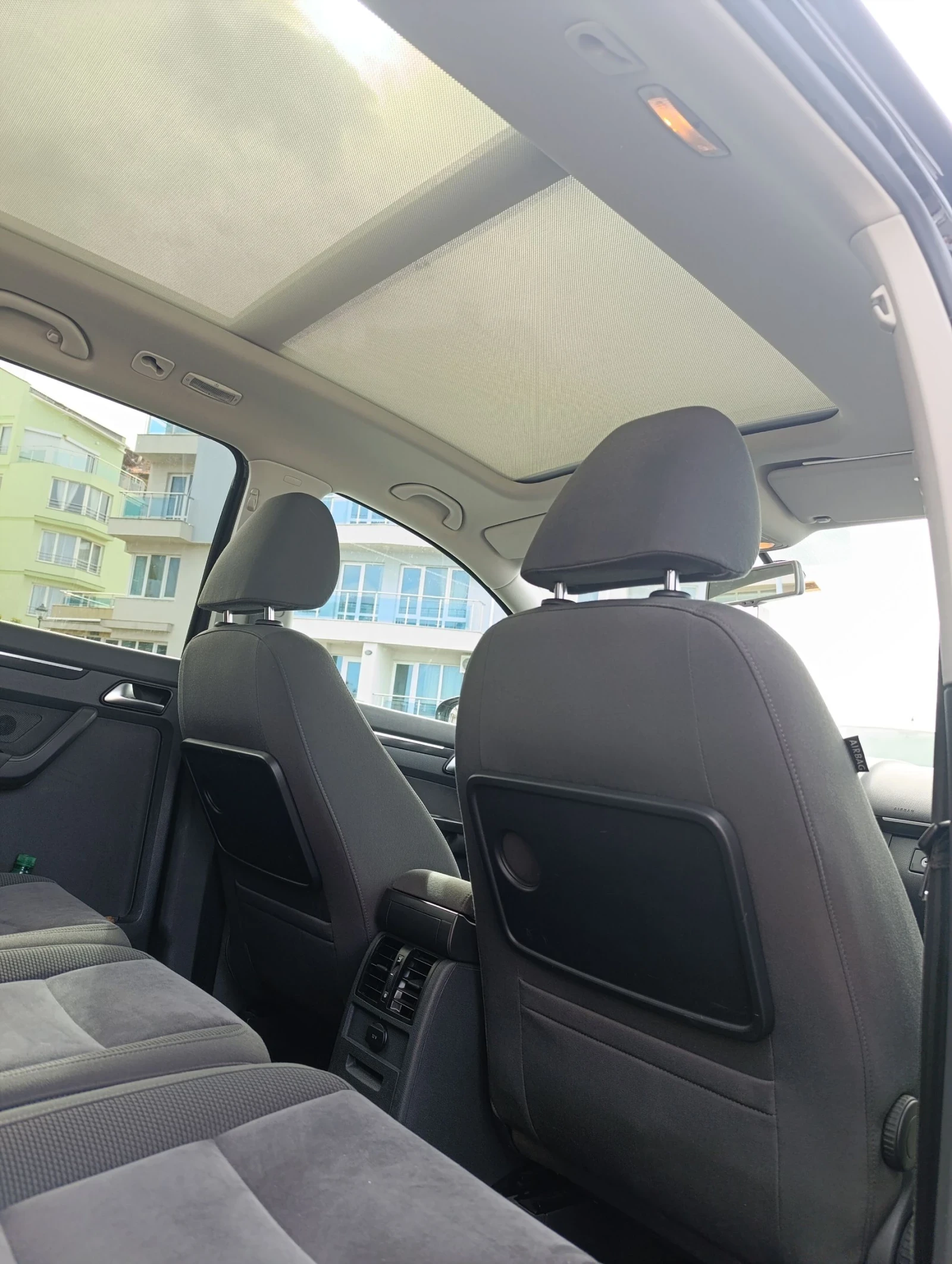 VW Touran 2.0  140к   led u b ksenon park asistent - изображение 10