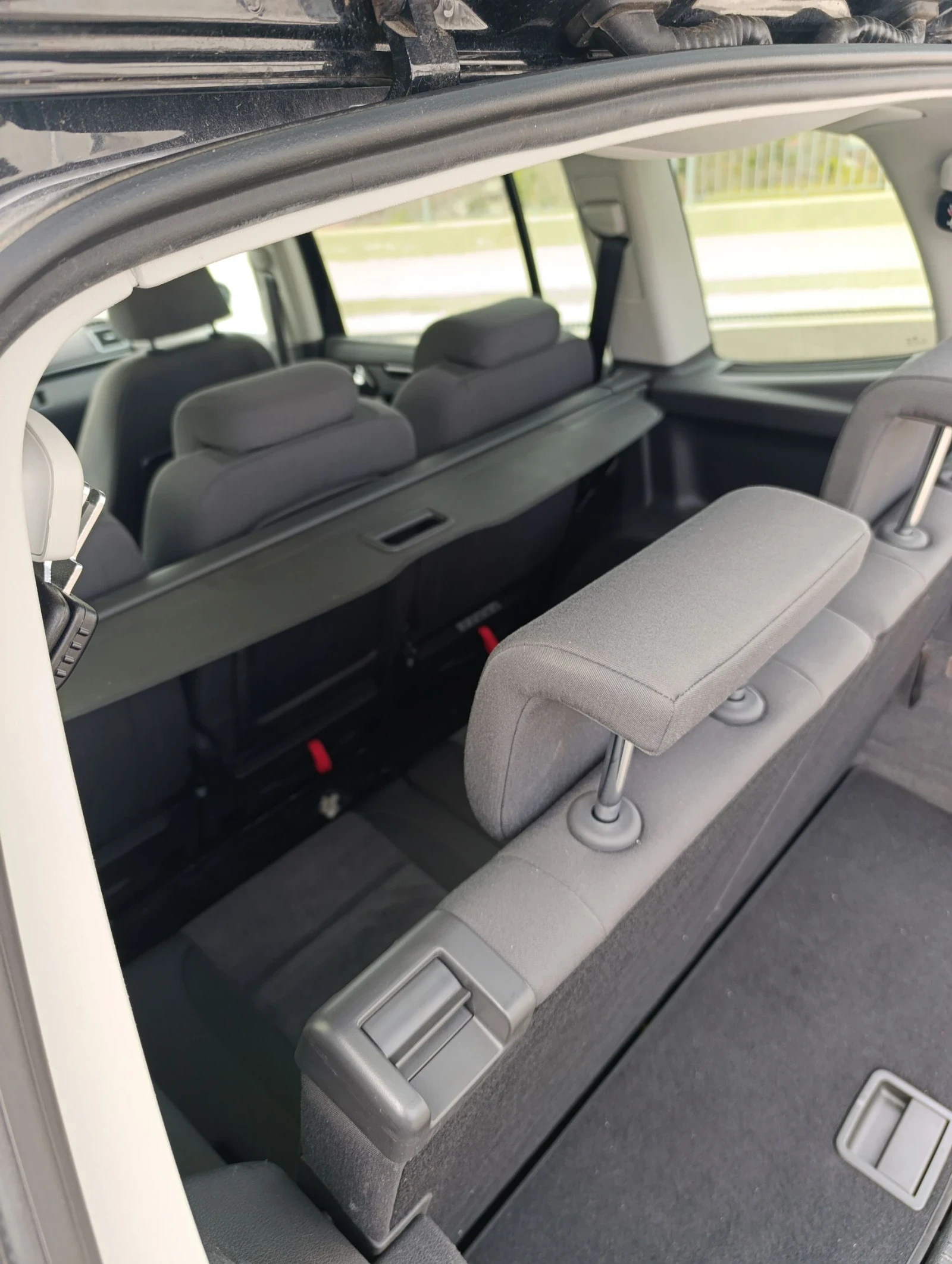 VW Touran 2.0  140   led u b ksenon park asistent | Mobile.bg   16