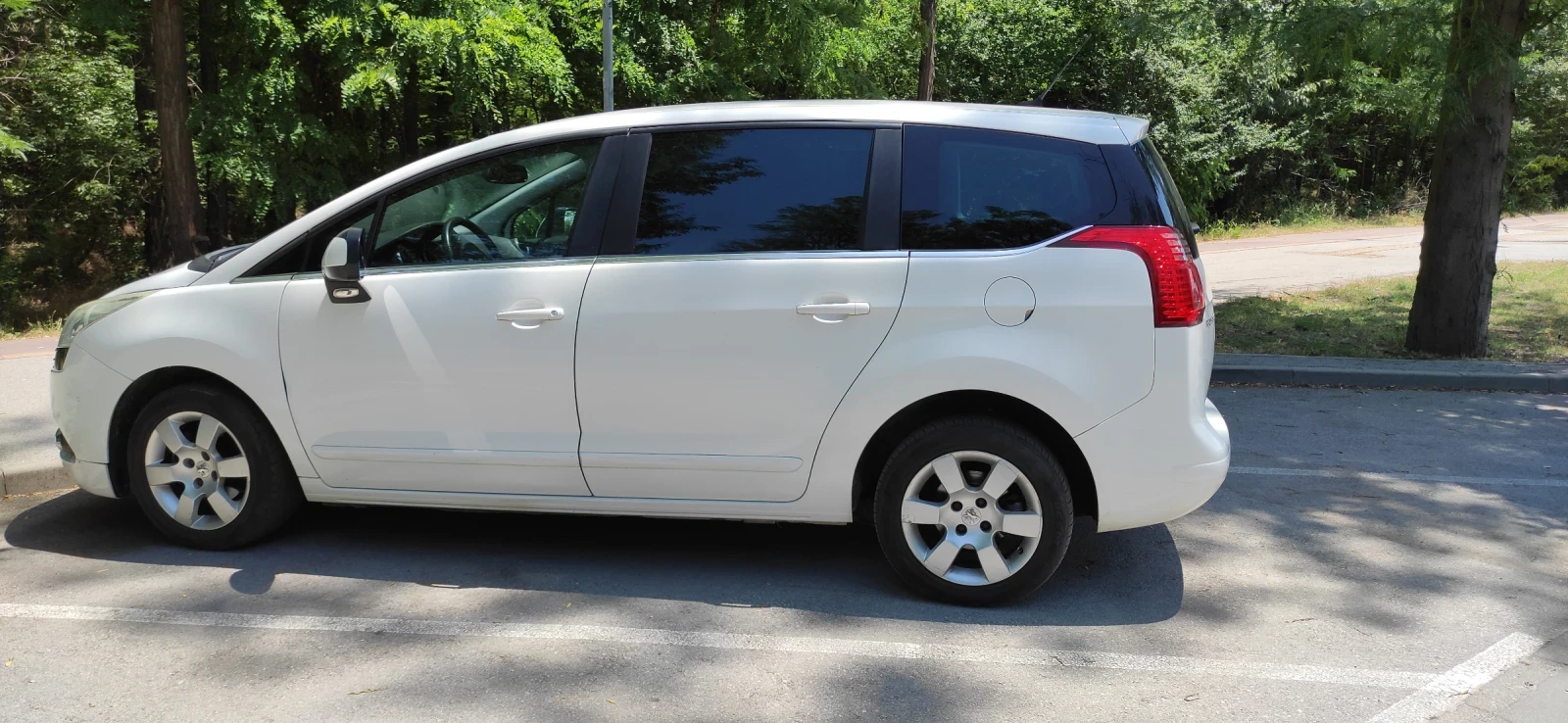 Peugeot 5008 1, 6 VTI 5местен - изображение 3