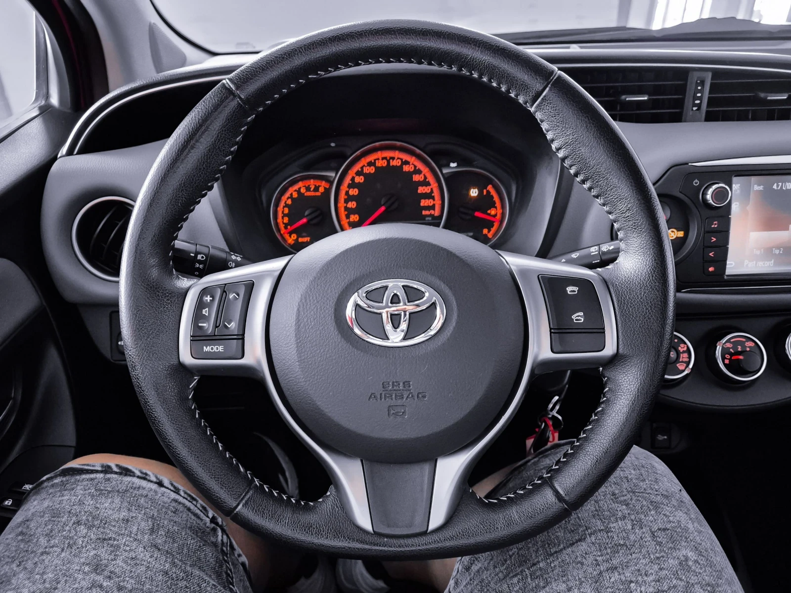 Toyota Yaris 1.0i Trend - изображение 5