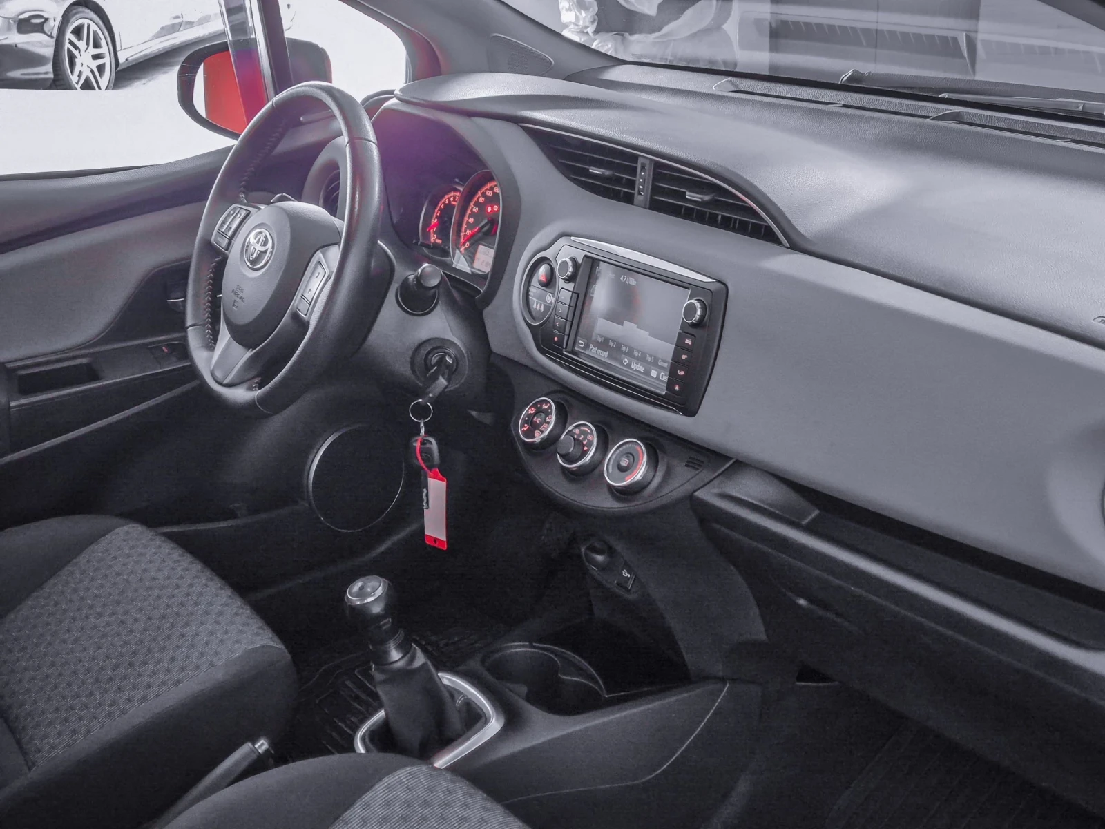 Toyota Yaris 1.0i Trend - изображение 7