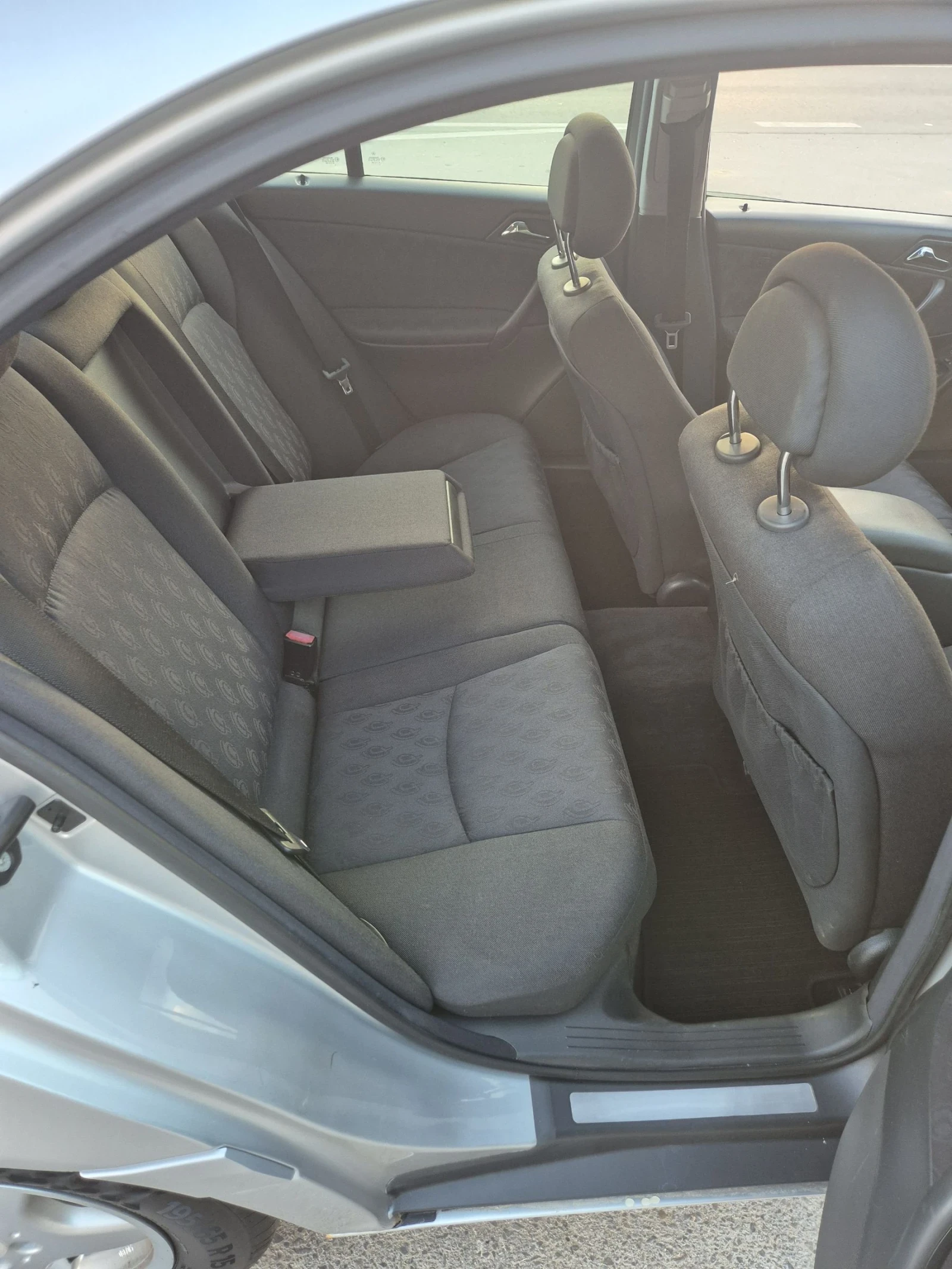 Mercedes-Benz C 180 | Mobile.bg — изображение 12
