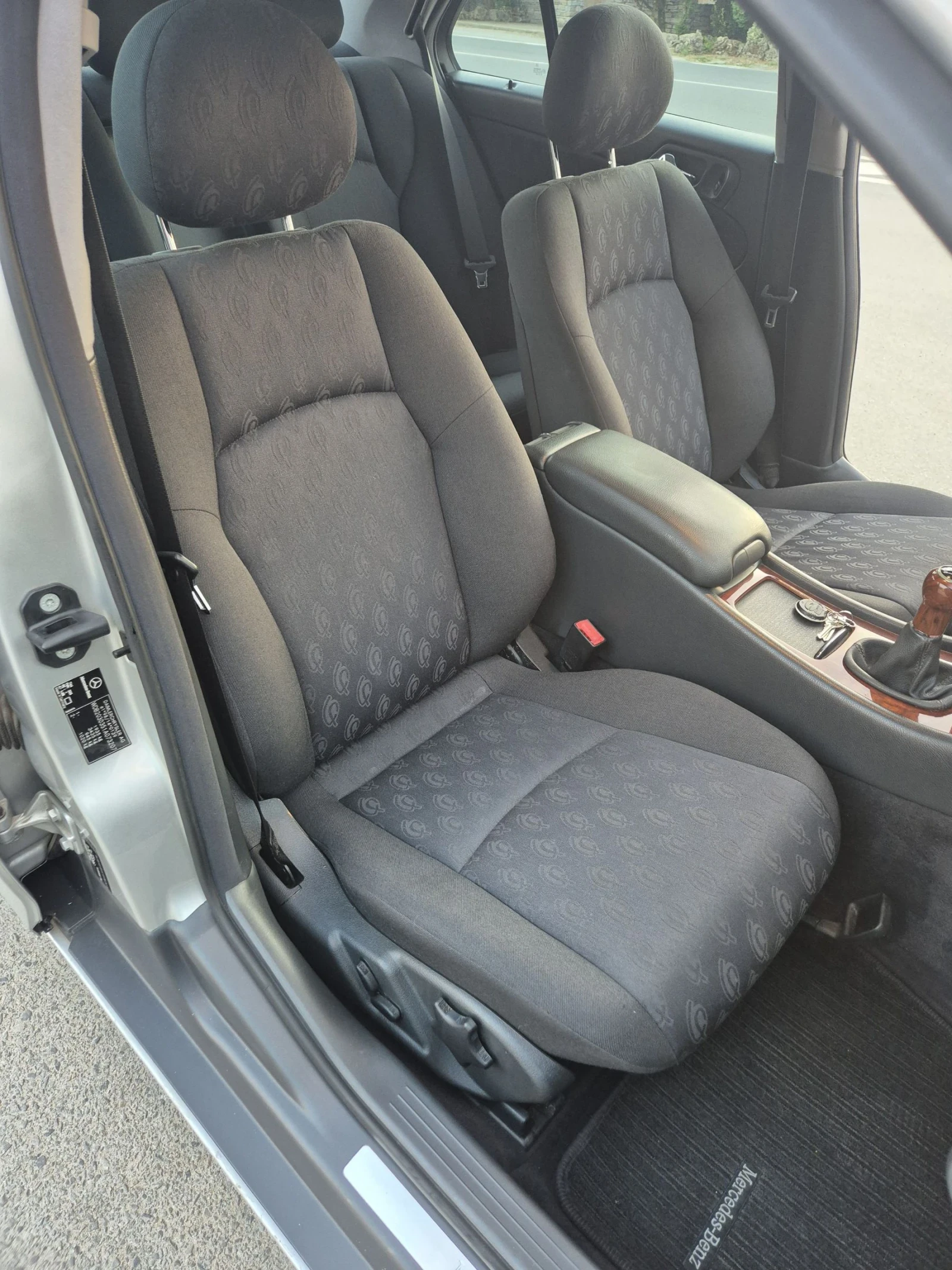 Mercedes-Benz C 180  - изображение 9