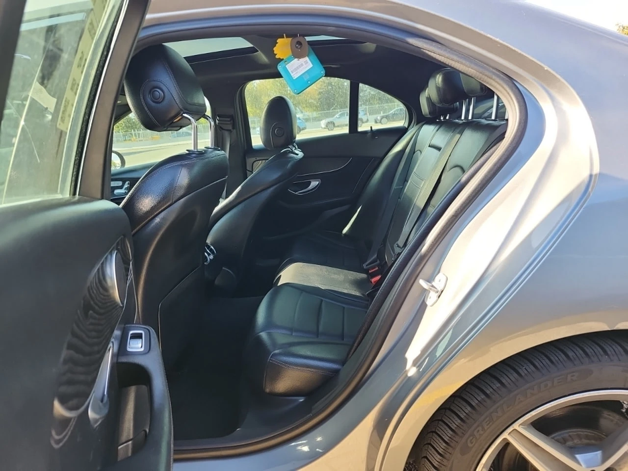 Mercedes-Benz C 300 *  *    *   *  | Mobile.bg   12