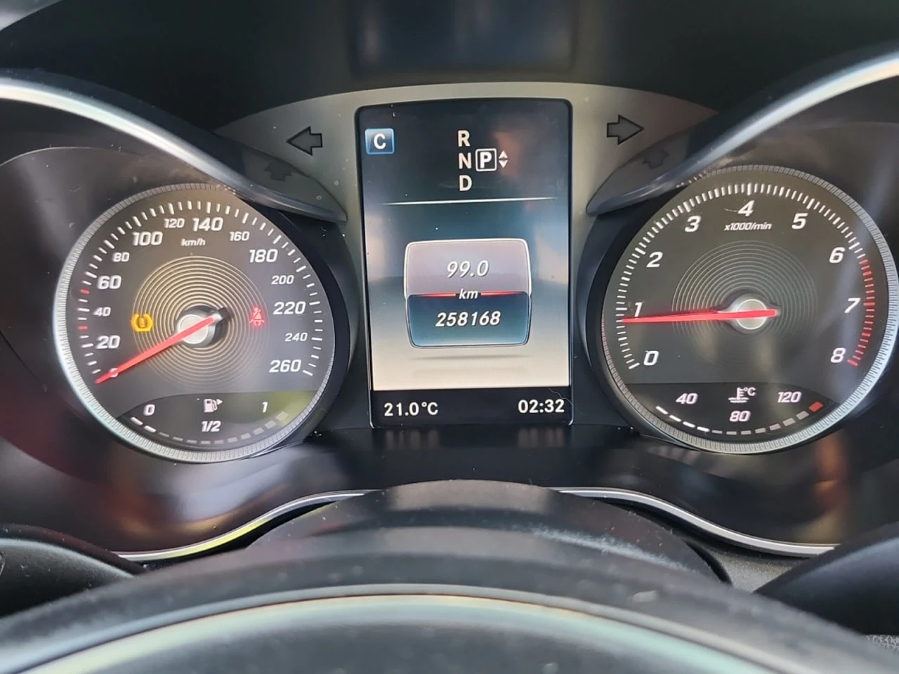 Mercedes-Benz C 300 * АВТО КРЕДИТ* ЦЕНА ДО БГ * СЕРВИЗНА ИСТОРИЯ *  - изображение 8