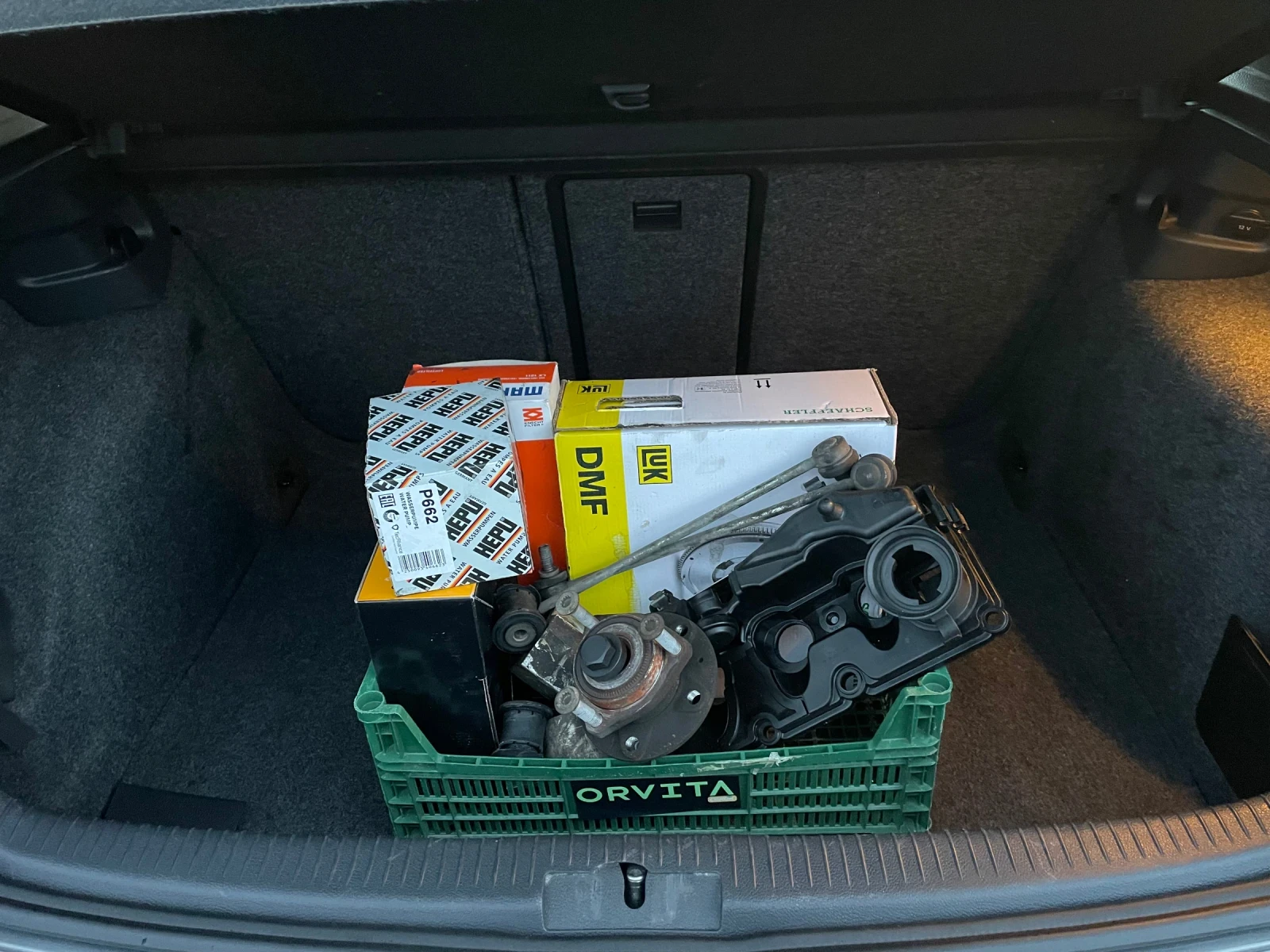 VW Golf 1.6 TDI  | Mobile.bg   13