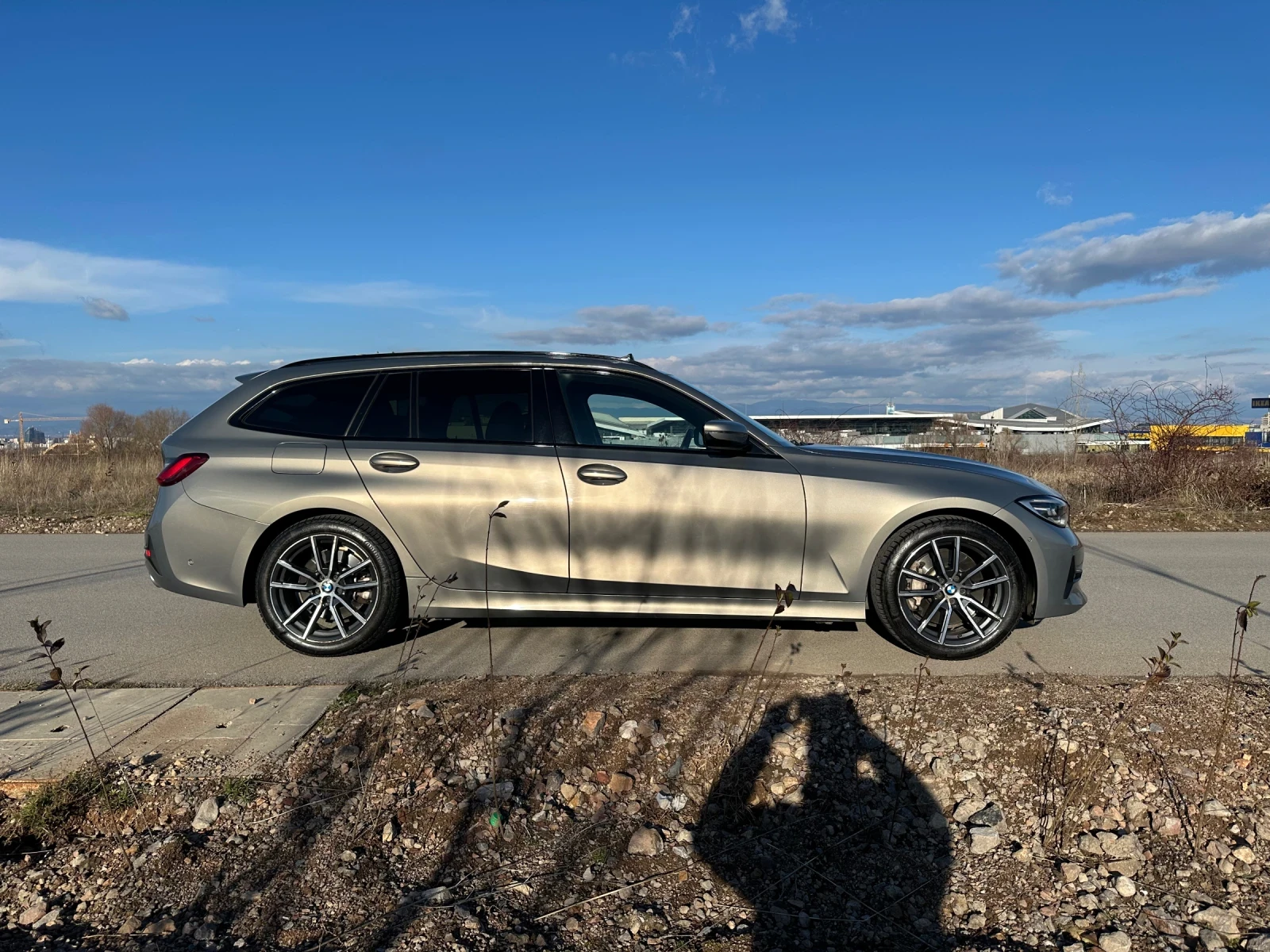 BMW 330 DIGITAL/ПОДГРЕВ/ПАНОРАМА/AMBIENT/HEAD UP/КАМЕРА - изображение 7