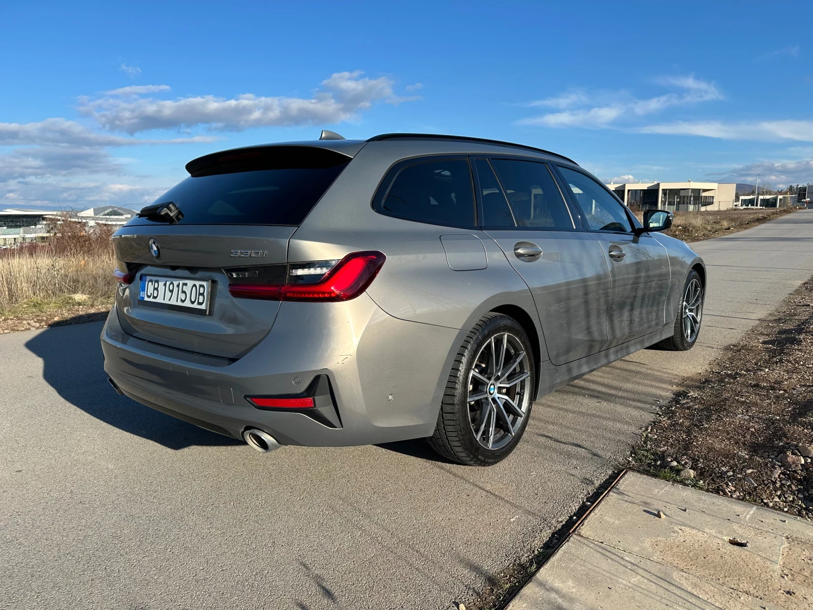 BMW 330 DIGITAL/ПОДГРЕВ/ПАНОРАМА/AMBIENT/HEAD UP/КАМЕРА - изображение 4