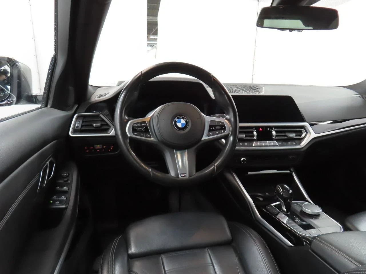 BMW 330 DIGITAL/ПОДГРЕВ/ПАНОРАМА/AMBIENT/КАМЕРА - изображение 5