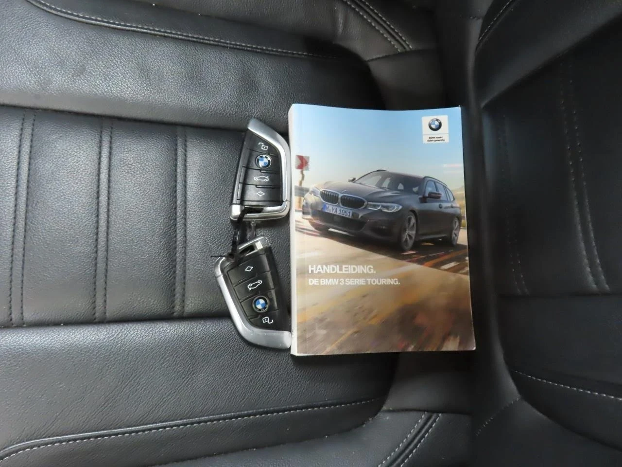 BMW 330 DIGITAL/ПОДГРЕВ/ПАНОРАМА/AMBIENT/КАМЕРА - изображение 10