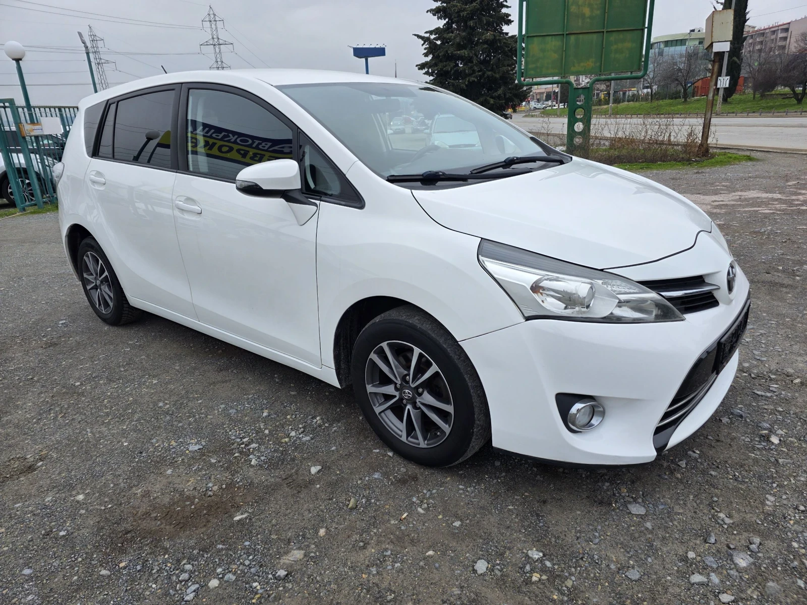 Toyota Verso 1.6 D4D 112кс - изображение 3
