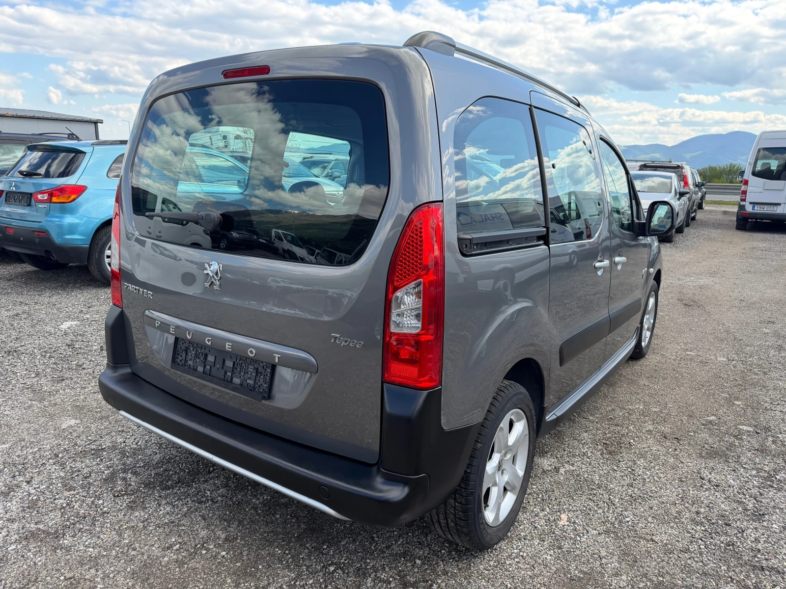 Peugeot Partner 1.6HDI, снимка 5 - Автомобили и джипове - 53407018