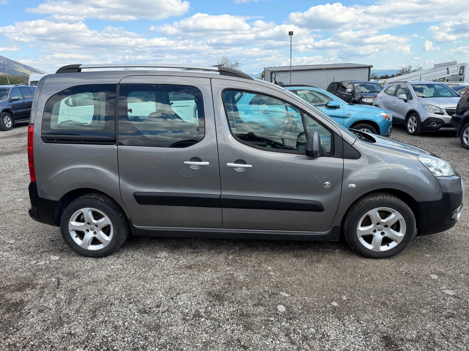 Peugeot Partner 1.6HDI, снимка 4 - Автомобили и джипове - 53407018