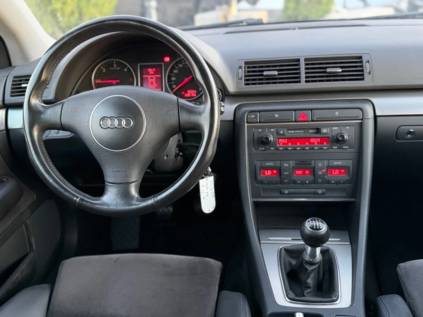Audi A4 = ИТАЛИЯ= 1.9 TDI-131= 6 СКОРОСТИ= S-LINE= , снимка 13 - Автомобили и джипове - 53559332