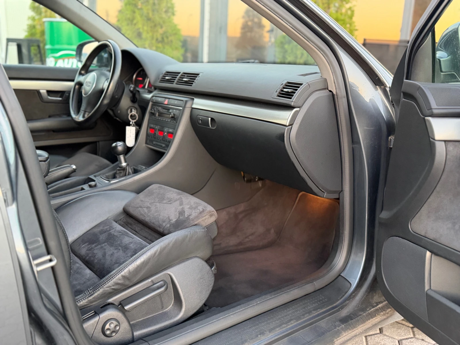 Audi A4 = ИТАЛИЯ= 1.9 TDI-131= 6 СКОРОСТИ= S-LINE= , снимка 11 - Автомобили и джипове - 53559332