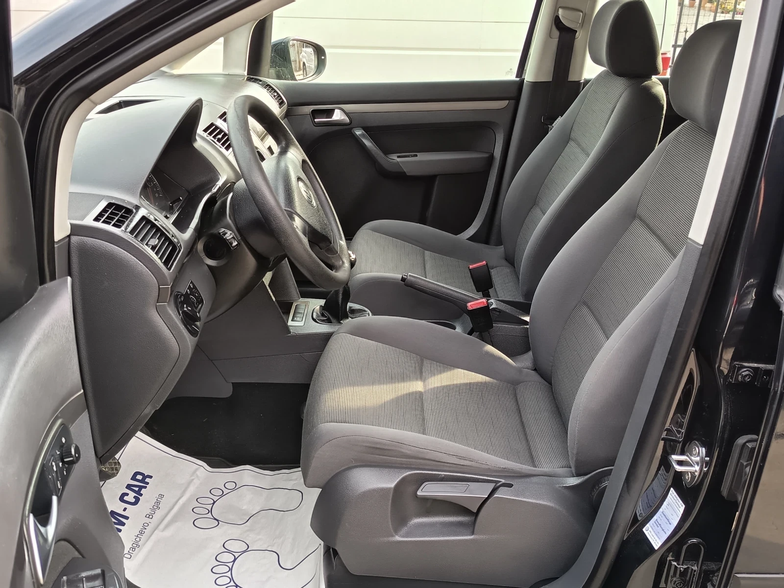 VW Touran 1.9tdi, снимка 8 - Автомобили и джипове - 53712937