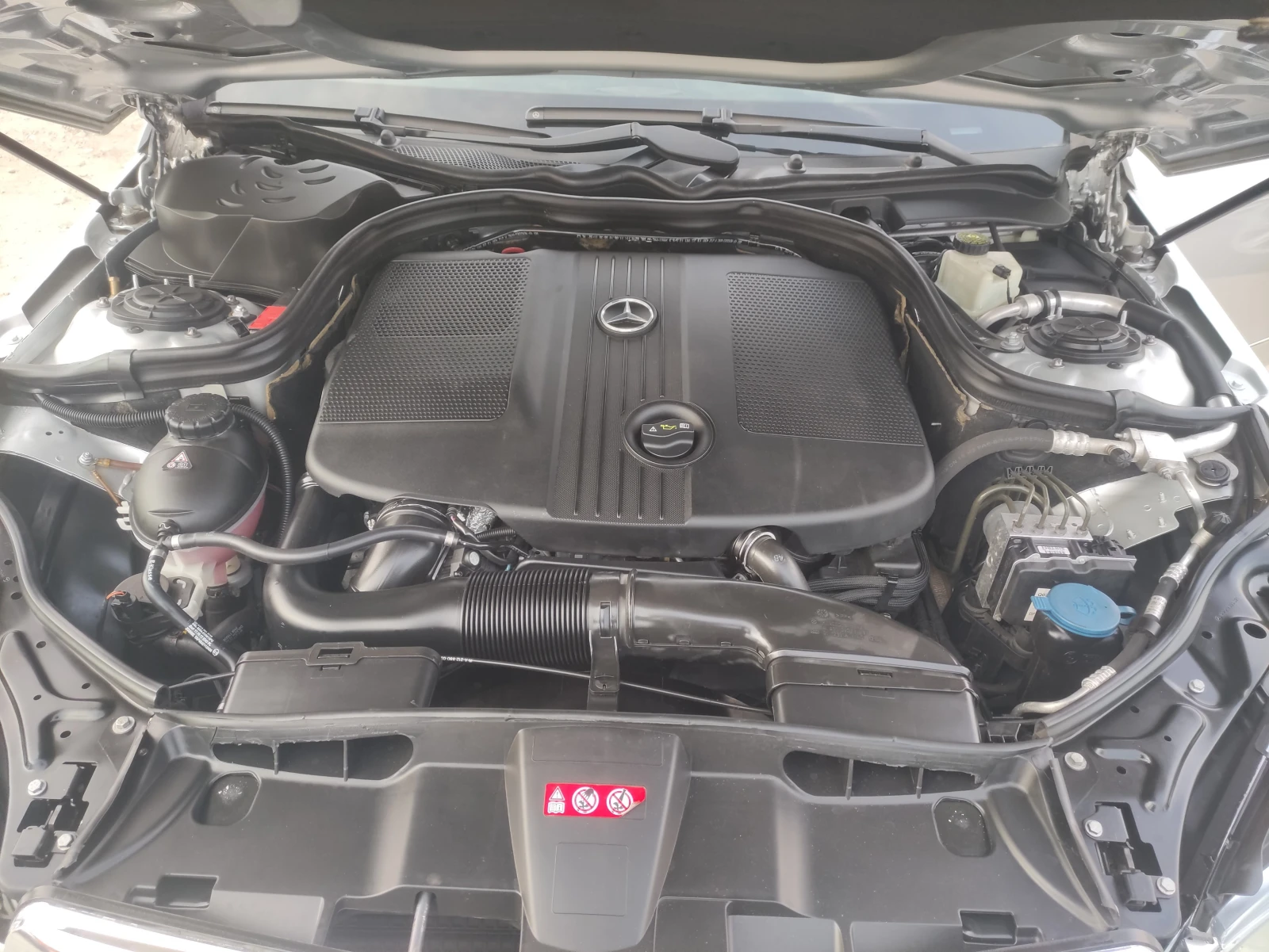 Mercedes-Benz E 220 170кс Авангард , снимка 10 - Автомобили и джипове - 53906341