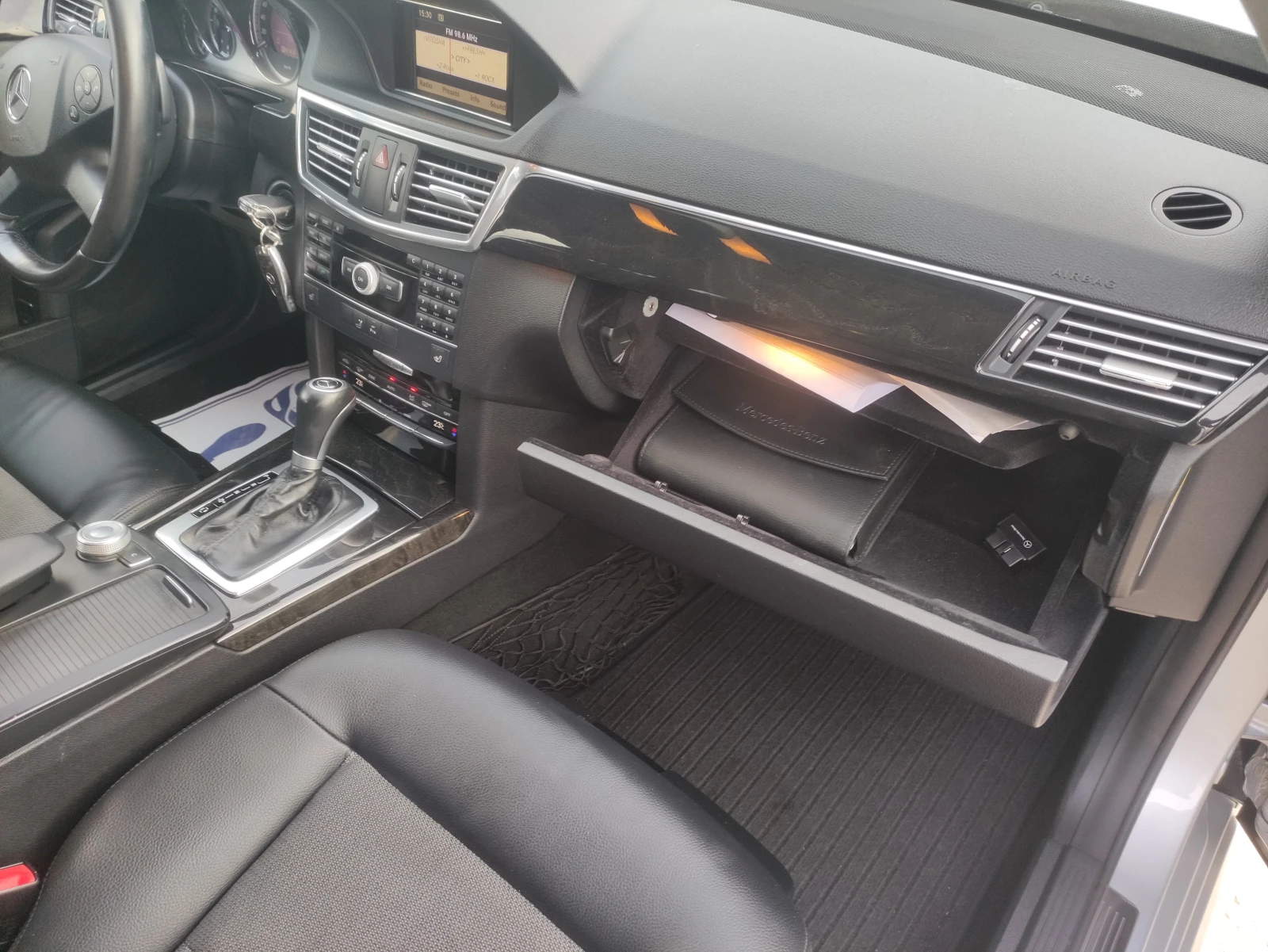 Mercedes-Benz E 220 170кс Авангард , снимка 12 - Автомобили и джипове - 53906341