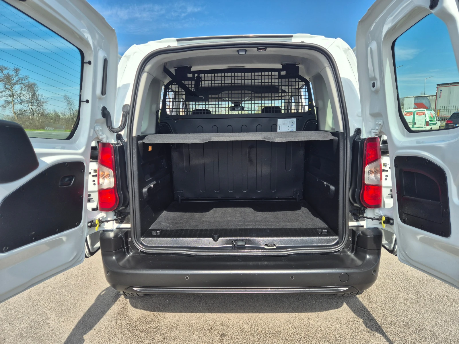 Peugeot Partner N1- M/T 1.5 DCI, снимка 11 - Автомобили и джипове - 54041401