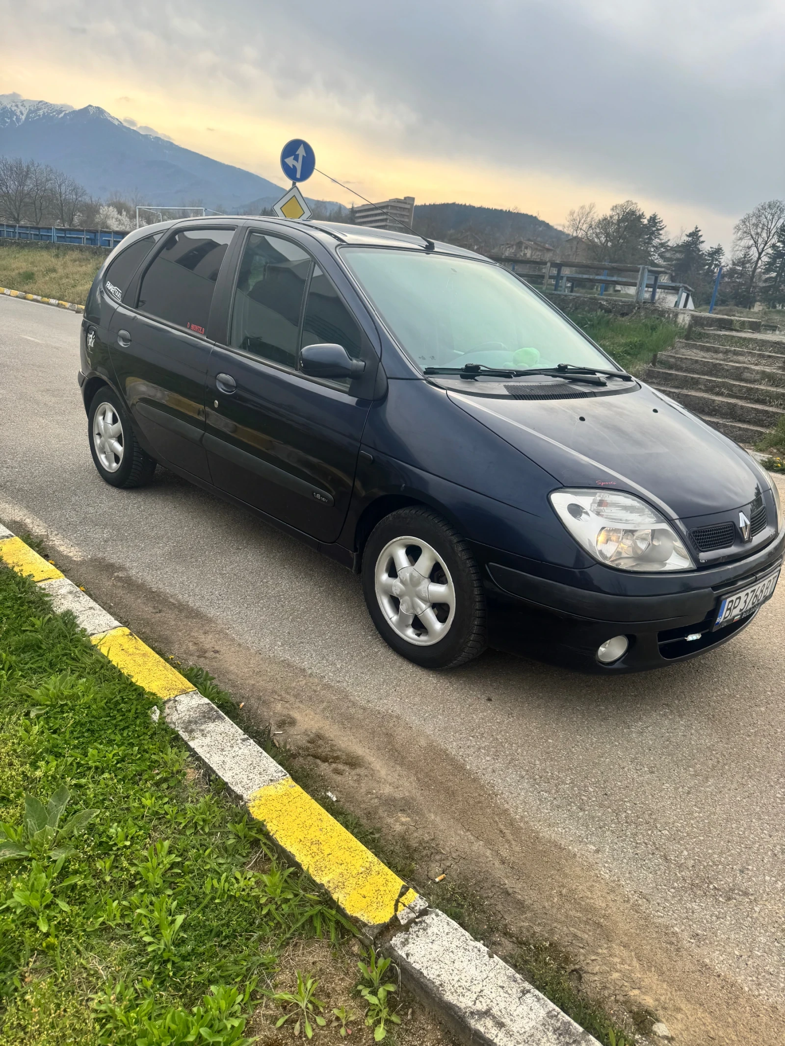Renault Scenic, снимка 12 - Автомобили и джипове - 54181725