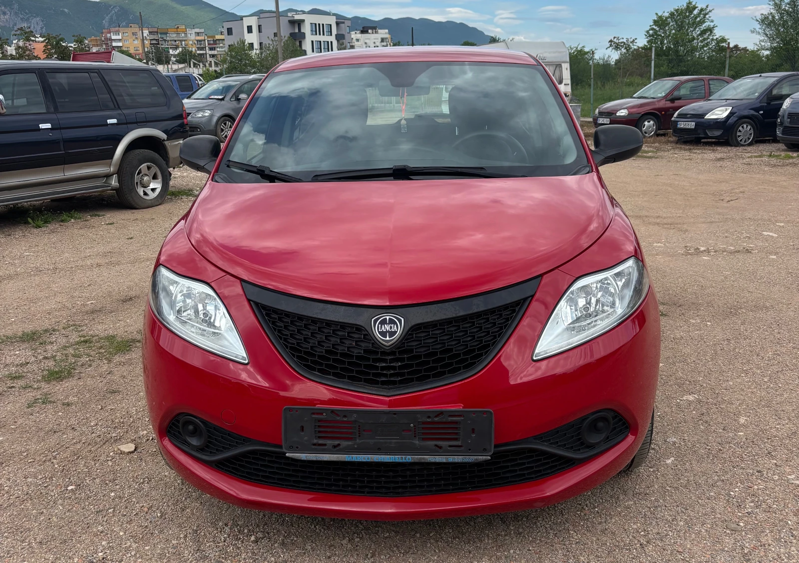 Lancia Ypsilon 1.0i-хибрид, снимка 17 - Автомобили и джипове - 54637136