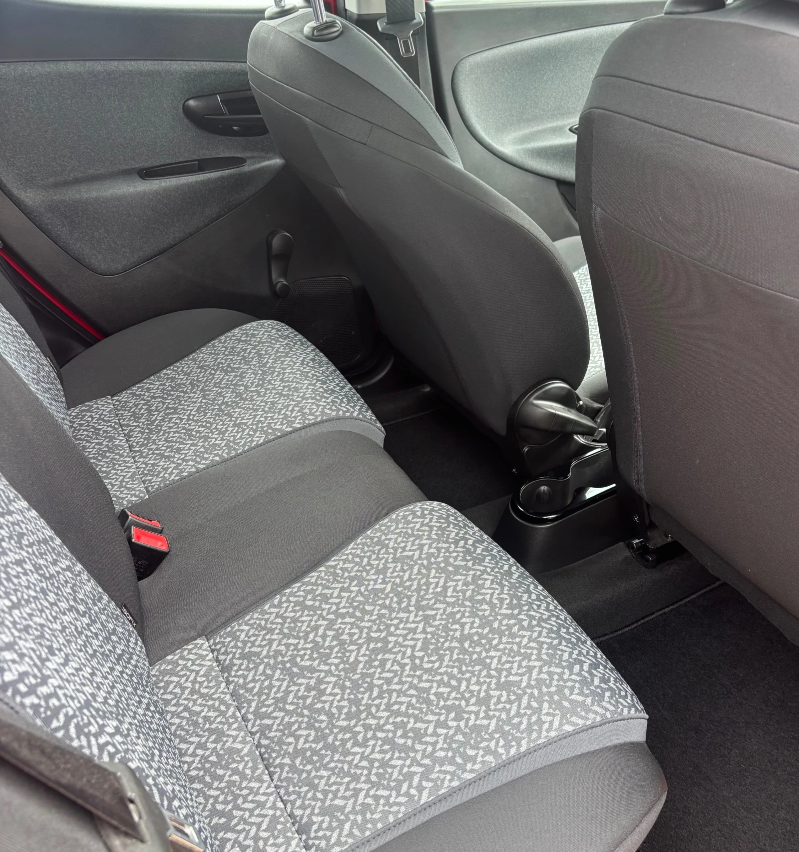 Lancia Ypsilon 1.0i-хибрид, снимка 10 - Автомобили и джипове - 54637136