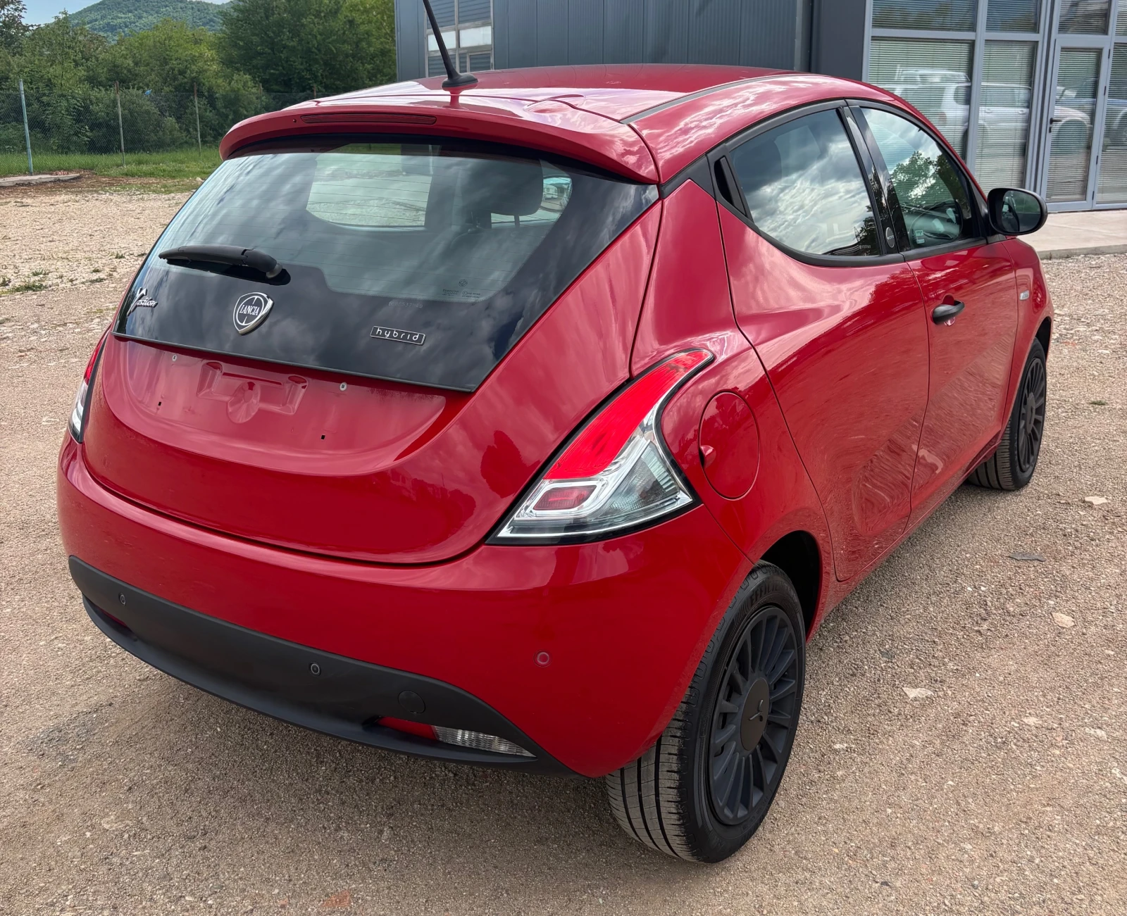 Lancia Ypsilon 1.0i-хибрид, снимка 6 - Автомобили и джипове - 54637136